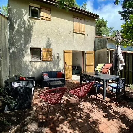 Holiday home Agreable Maison Renovee Lacanau